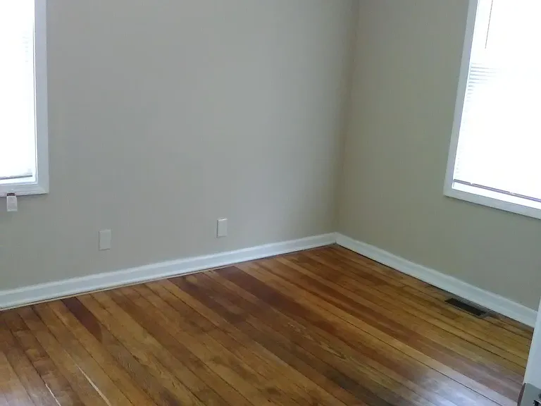 1025 May St — Photo 10