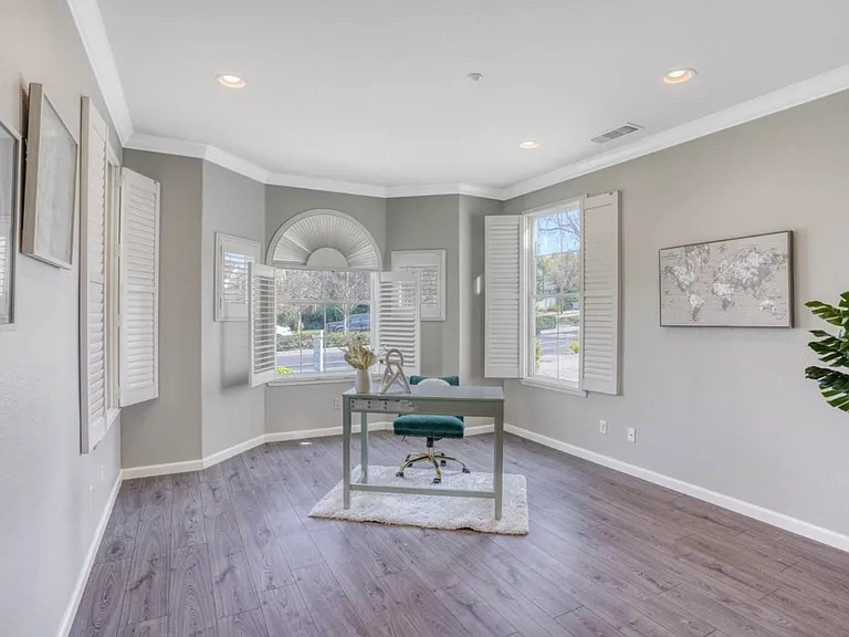 262 W Country Club Dr — Photo 6