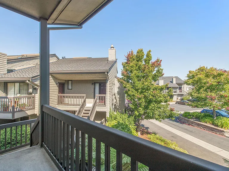25 Cypress Pl — Photo 4