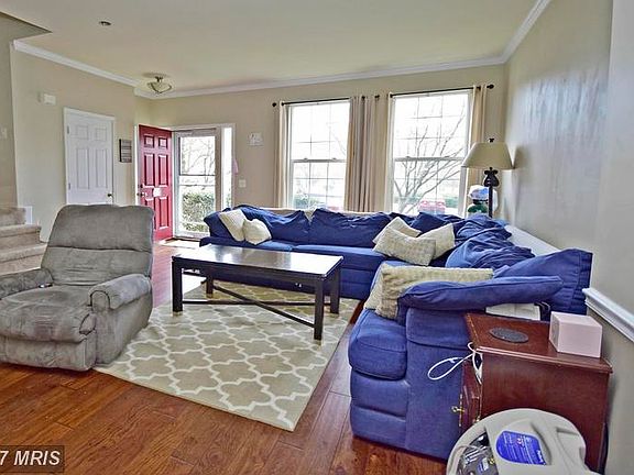 2nd image of 4895 Benecia Ln