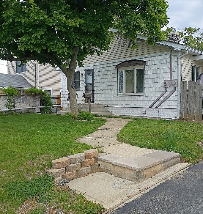 1st image of 484 Brookside Ave
