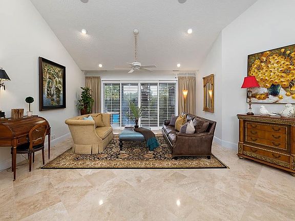 4th image of 368 Oak Grove Island Dr