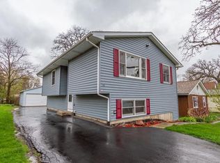 120 Beachview Dr, Round Lake Beach, IL 60073