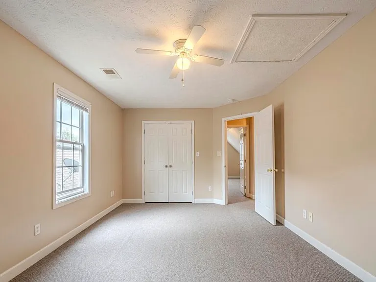 33 Rustic Bridge Dr — Photo 12