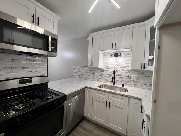 4253 West Rivers Edge CIRCLE #2, Brown Deer, WI 53209