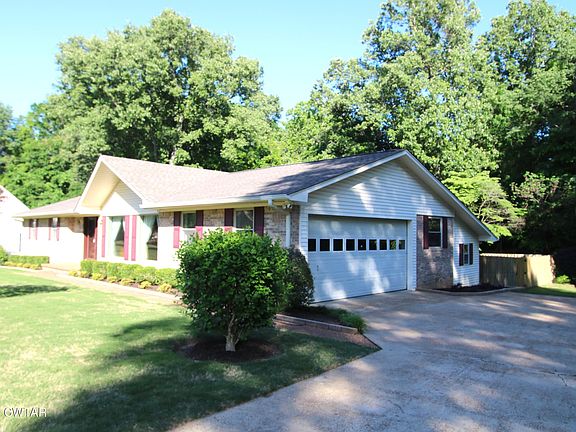 2nd image of 1063 Crestview Dr