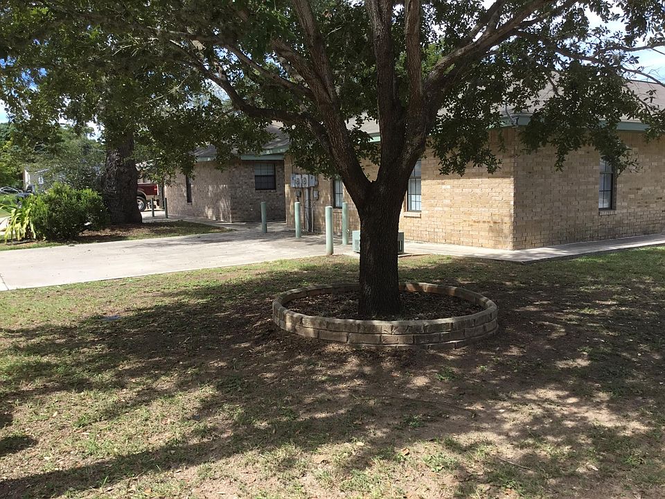 2nd image of 1101 Live Oak St Unit B