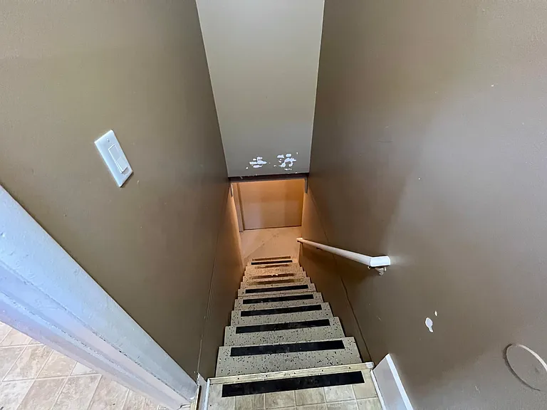816 S 10th St — Photo 15
