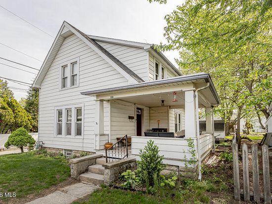 516 N Summit St, Bowling Green, OH 43402