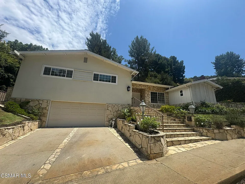 3474 Loadstone Dr