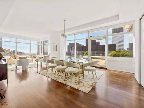 151 East 58th Street image 1 of 23