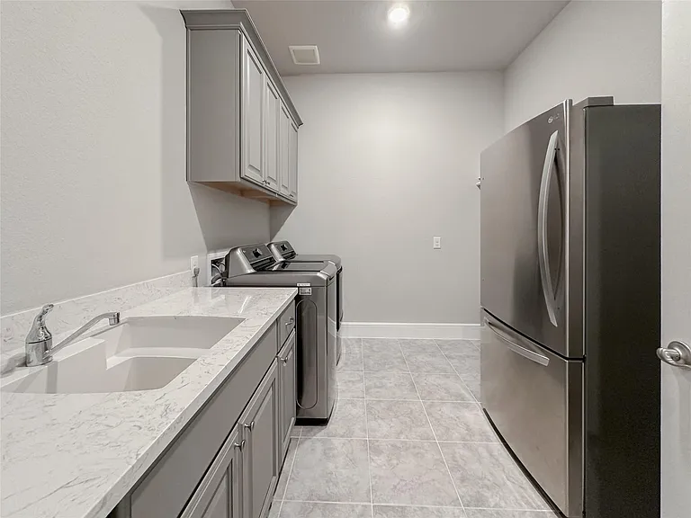 8543 Tynan Ridge Dr — Photo 17