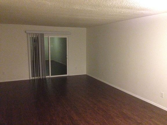 2nd image of 520 NE 108th Ave #6