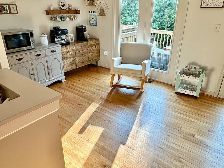 102 Maximillian Ct SW — Photo 10