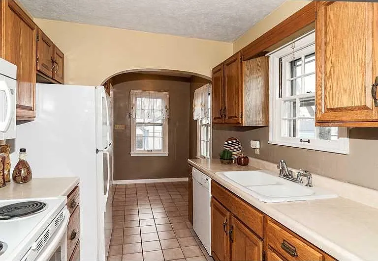 1109 N Downey Ave — Photo 10