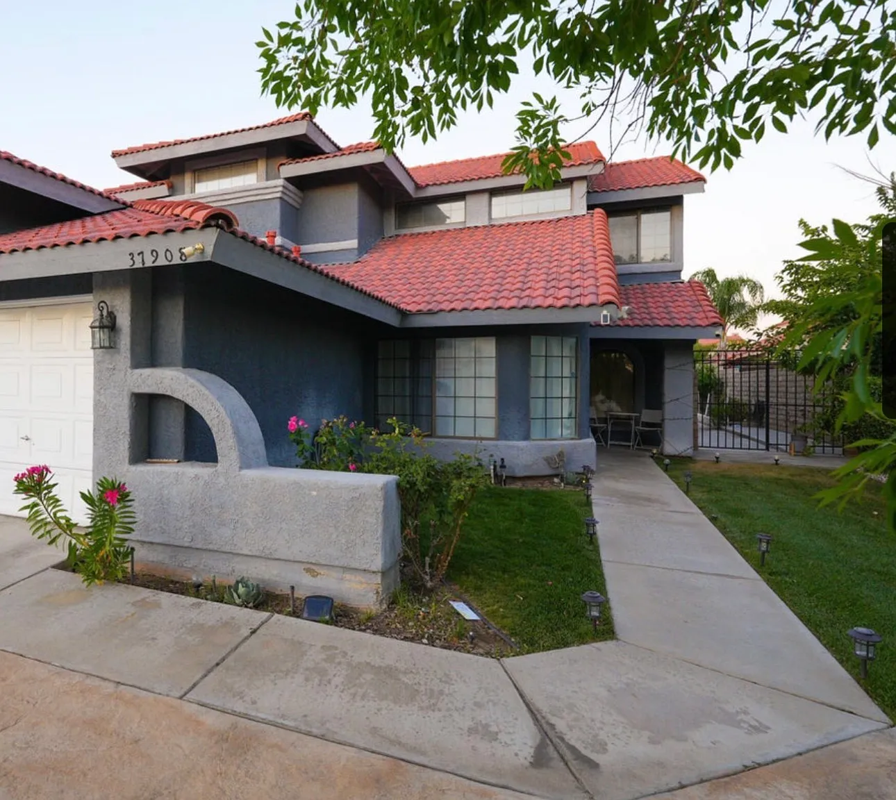 4 bed, 2962 sqft, $3,495 — Photo 2