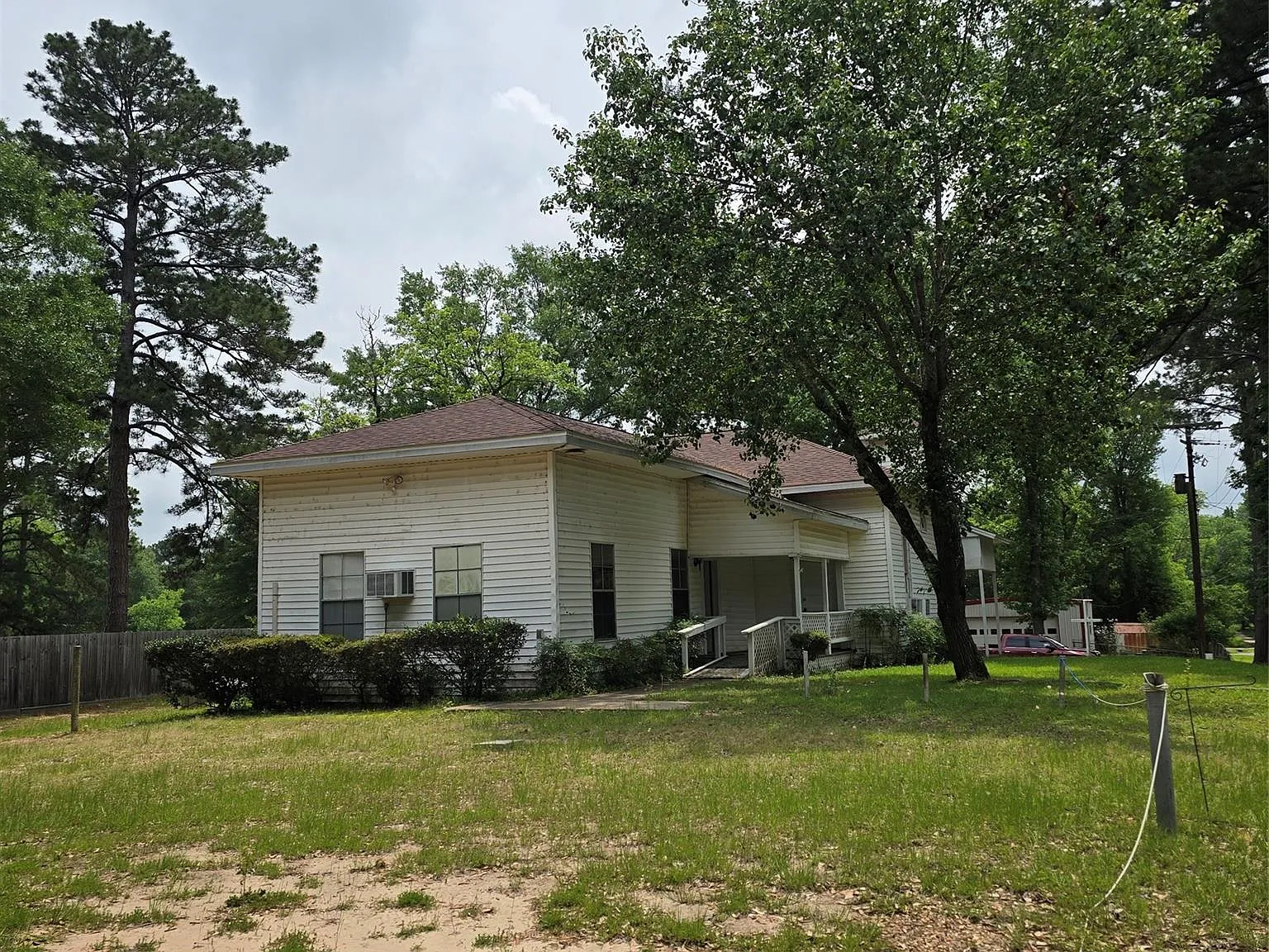 1 bed, 1.0 bath, 1856 sqft, $1,200 — Photo 3
