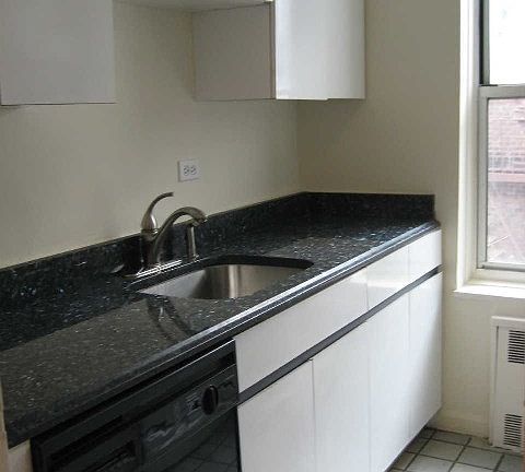 3rd image of 6712 Yellowstone Blvd APT F15