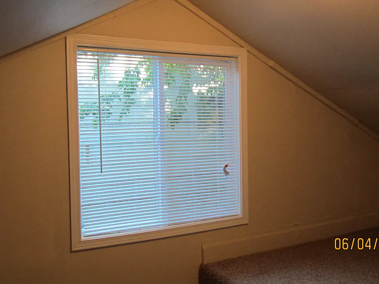 11851 E Burnside St — Photo 52