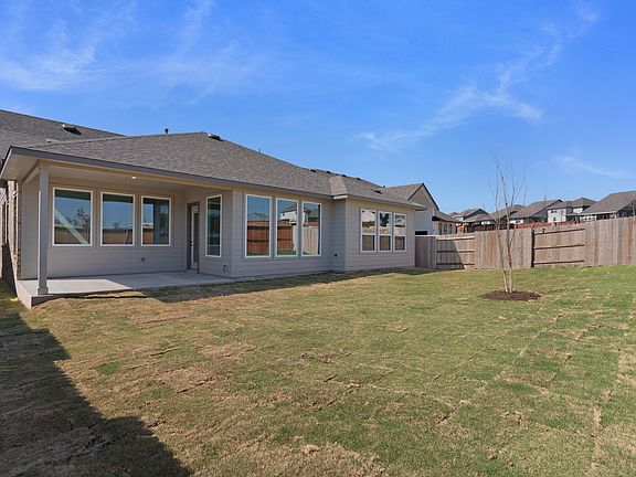 4th image of 228 Slater Ct