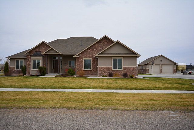 1st image of 3840 N McKibben Ln