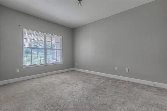 11610 Tomahawk Creek Pkwy — Photo 13