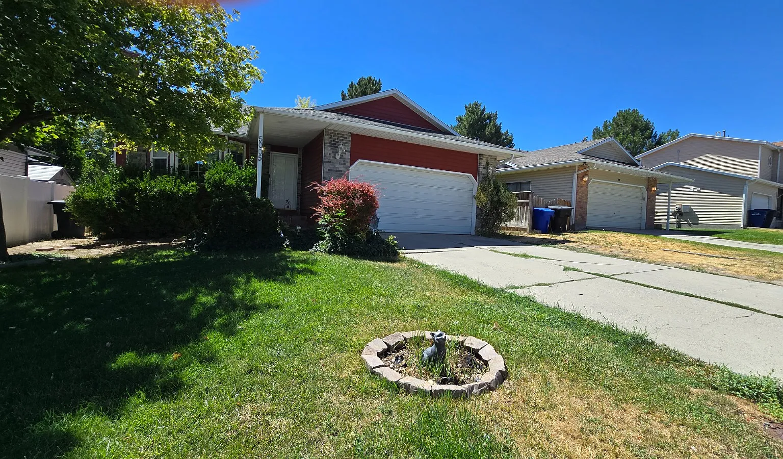5 bed, 2025 sqft, $2,695 — Photo 1