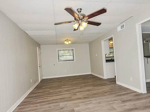 2nd image of 403 Saint John Dr #2