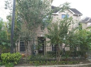 5207 Blossom St, Houston, TX 77007