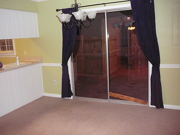 2nd image of 8 Penn Cir APT A
