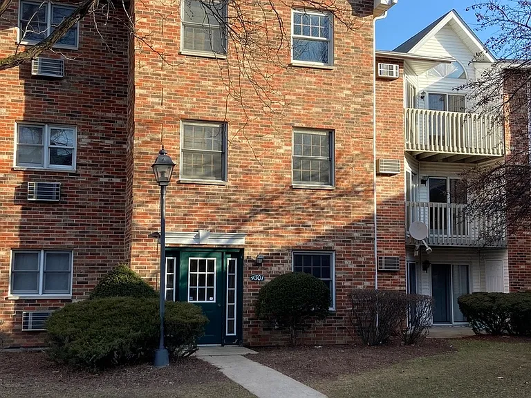 4301 W Shamrock Ln #3D — Photo 1