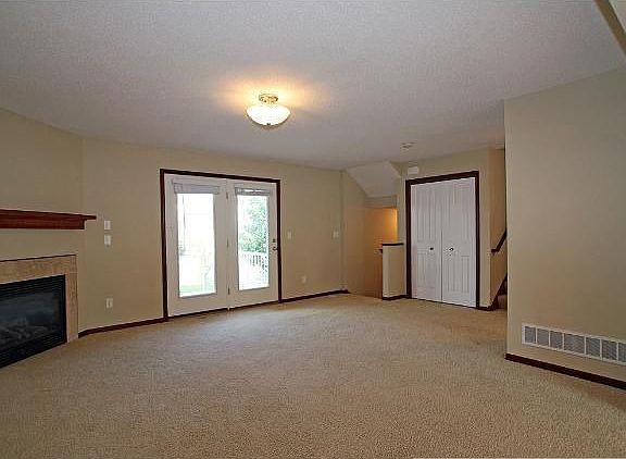 3rd image of 576 Stonewood Way