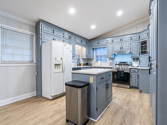 5th image of 702 Chambers Dr NE