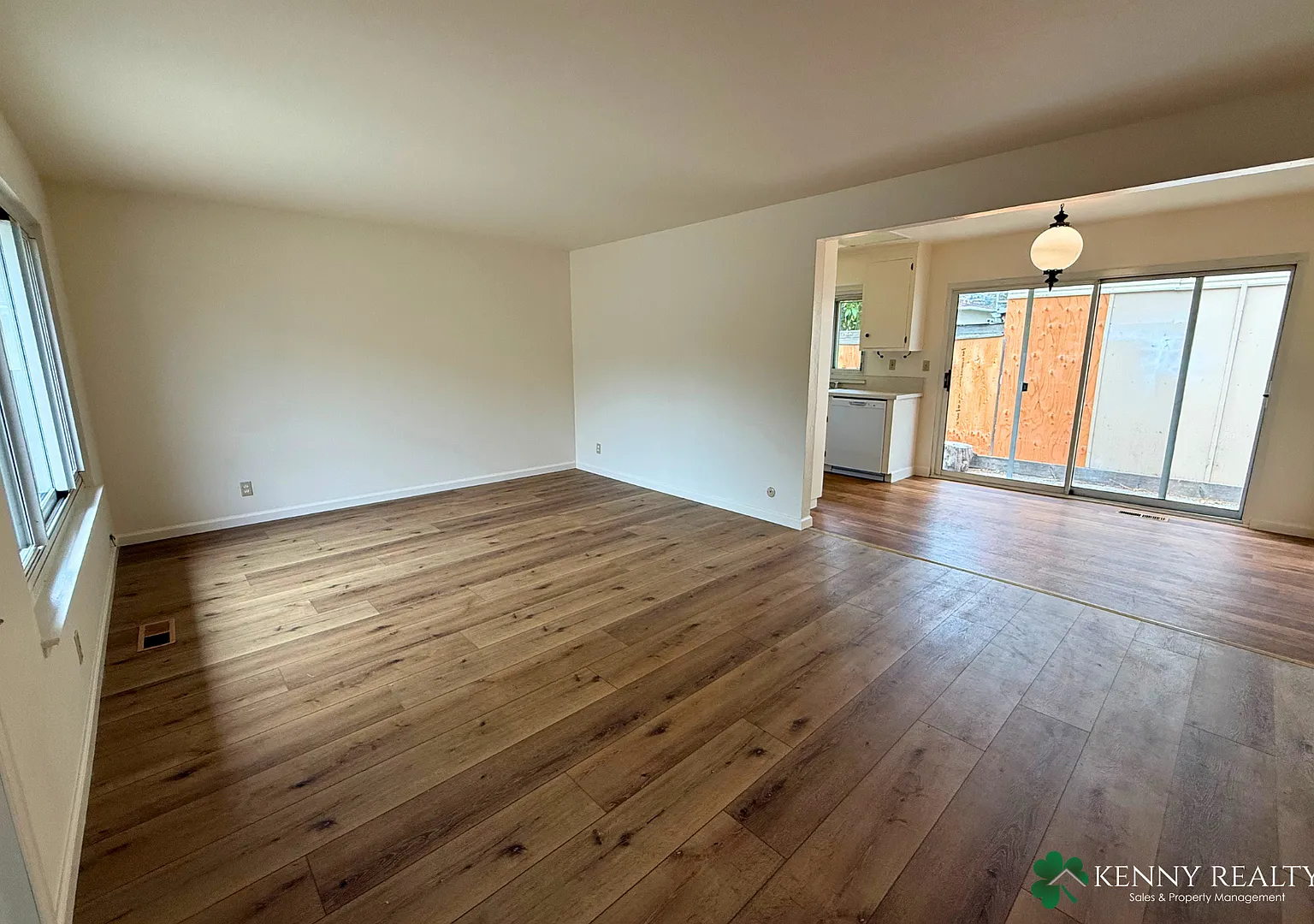 Spacious 3BR/2BA Duplex Home in Millbrae with Private Yard & 2-Car Garage — Photo 2