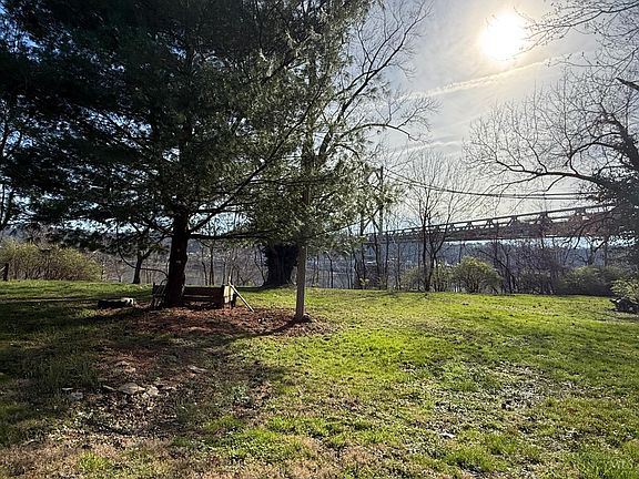 2nd image of 575 High St