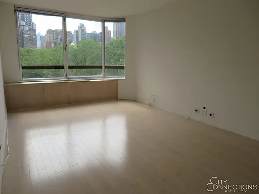 Rented by City Connections Realty | media 6