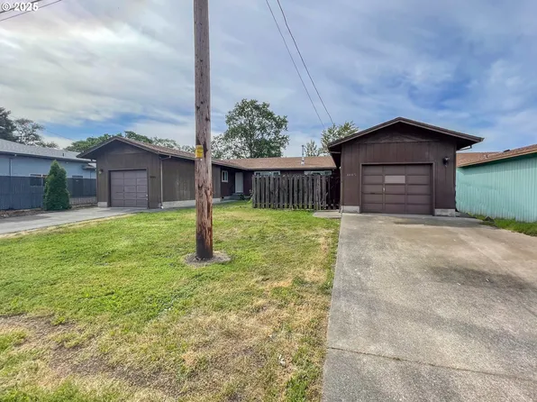 1883 Green Ave, Roseburg, OR 97471