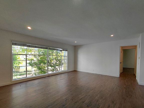 2nd image of 451 San Vicente Blvd APT 16