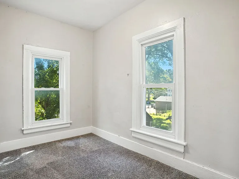 325 Kirkwood Blvd — Photo 22