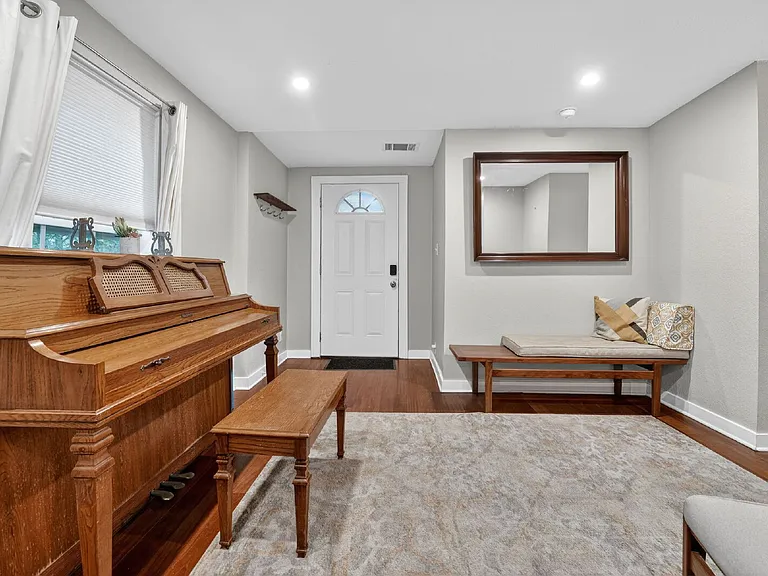 4525 Avenue B — Photo 6