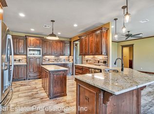 298 Mountain Ridge Dr, Lawton, OK 73507