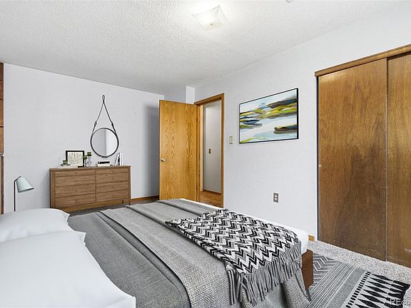3rd image of 1554 Ervine Avenue