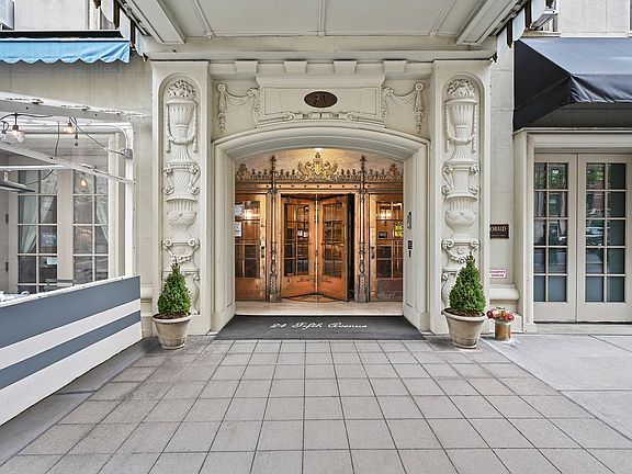 5th image of 24 5th Ave APT 1421