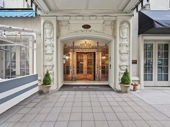 24 Fifth Avenue image 7 of 15
