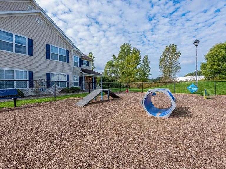 Westview Commons Apartment Homes — Photo 18