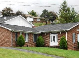 197 Dove St, Pounding Mill, VA 24637
