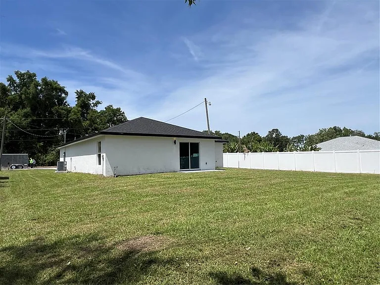 13609 SE 53rd Ave — Photo 33
