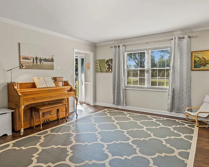 223 Ivy Cir — Photo 48