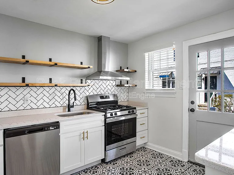 402 S Center St #1 — Photo 13