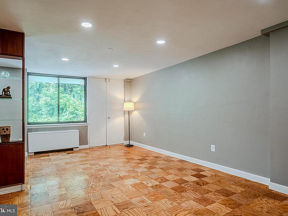 3rd image of 4390 Lorcom Ln APT 102